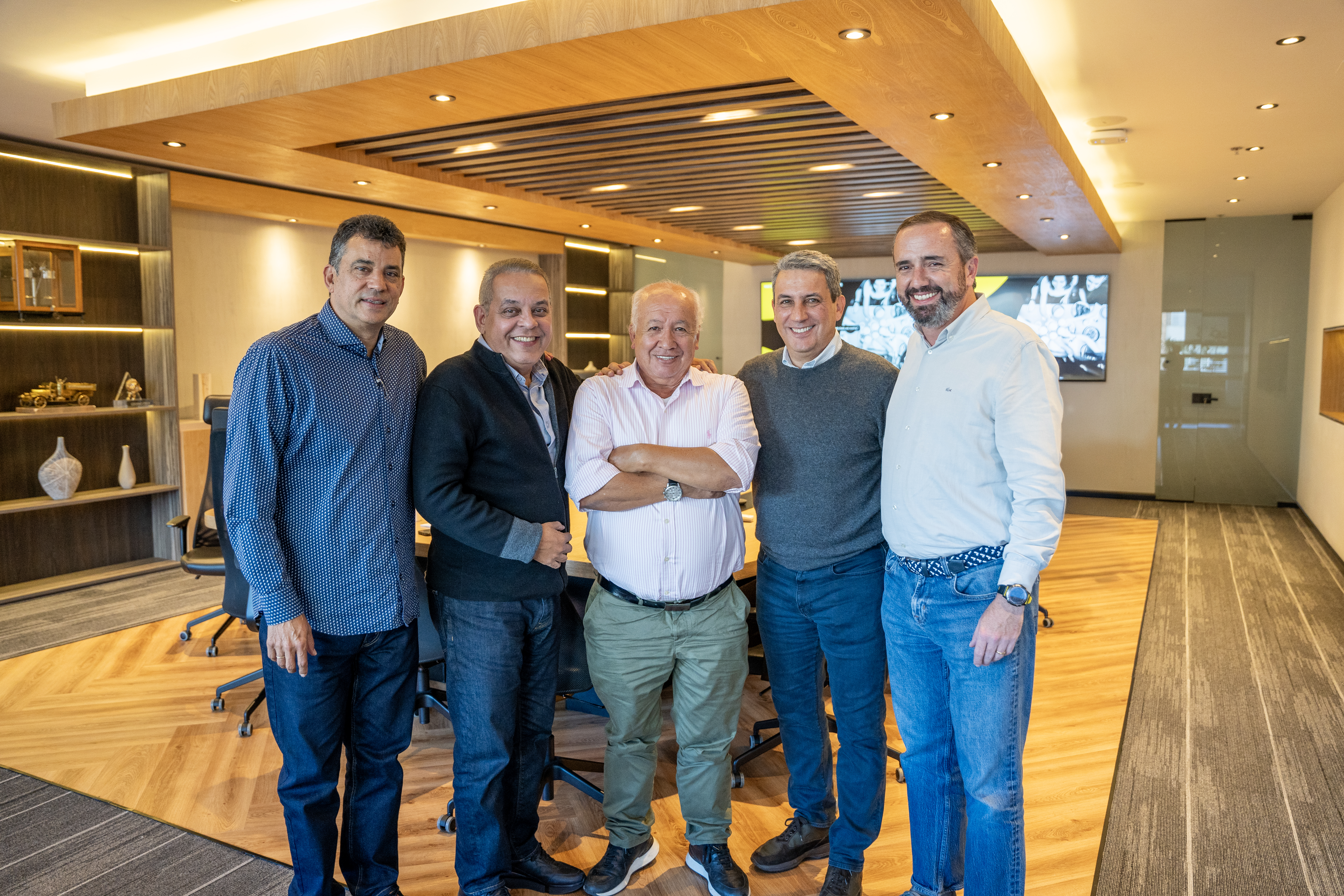 Foto de la Junta en nuestras Oficinas